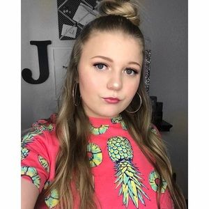 Meet your Posher, Lindsey